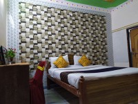 Hotel Happy Palace in Manpur Bhusunda, Gaya