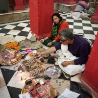 Gayaji Pind Daan Pandit Gokul Dubey in Vishnupad Road, Gaya