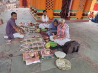 Shradh Pind Daan Gaya in Vishnupad Road, Gaya